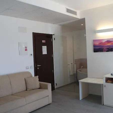 Miramare مارينا دي راغوزا