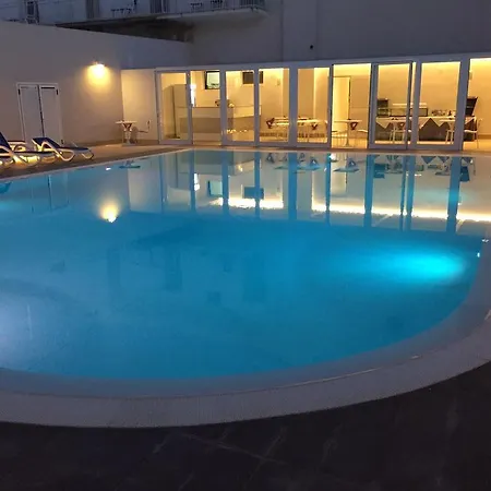 Miramare فندق مارينا دي راغوزا